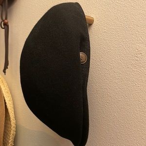 Goorin Royal 100% wool black cap, medium